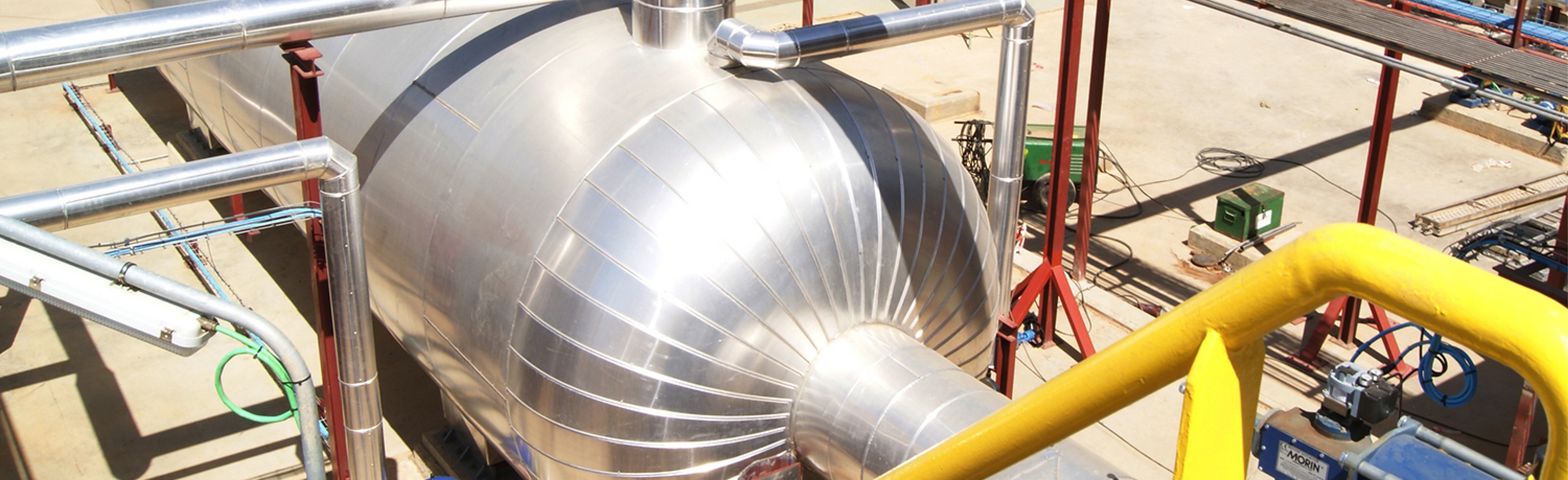 Oil-to-salt heat exchanger